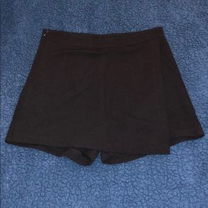 Black skort